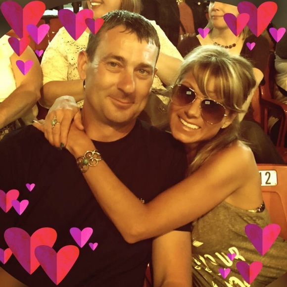 Meet your Posher, Julee - Picture 2 of 6